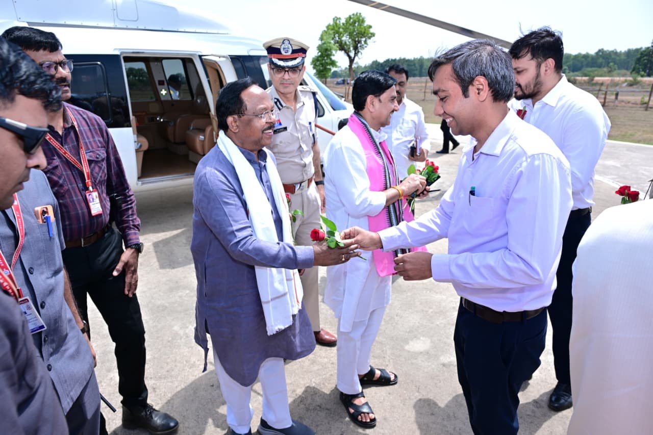 मुख्यमंत्री  विष्णुदेव साय पहुंचे बगिया, केंद्रीय मंत्री  तोखन साहू और कृषि मंत्री  रामविचार नेताम भी साथ पहुंचे
