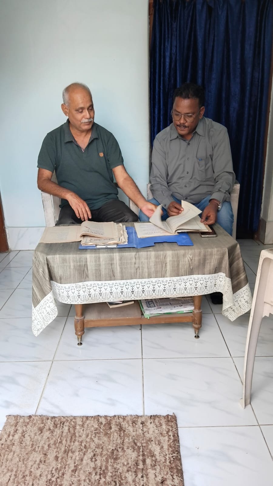 अंबिकापुर में मिली 1965 की हस्तलिखित पत्रिका उदगार की दुर्लभ पाण्डुलिपि, संरक्षण की पहल सराहनीय