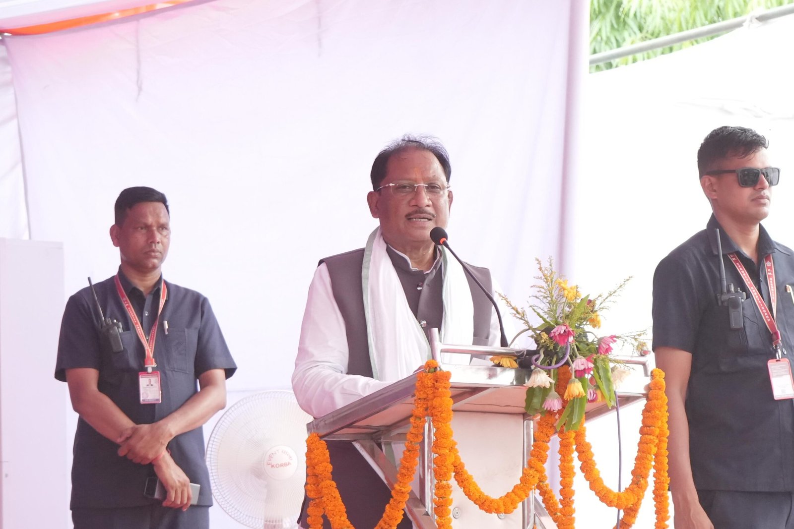 जनता की सेवा ही हमारा कर्तव्य, सुशासन तिहार एक माध्यम – मुख्यमंत्री विष्णु देव साय ग्राम पंचायत लेमरू के सुशासन तिहार में शामिल हुए मुख्यमंत्री मुख्यमंत्री ने कहा कि जनता की समस्याओं का किया जा रहा त्वरित निराकरण