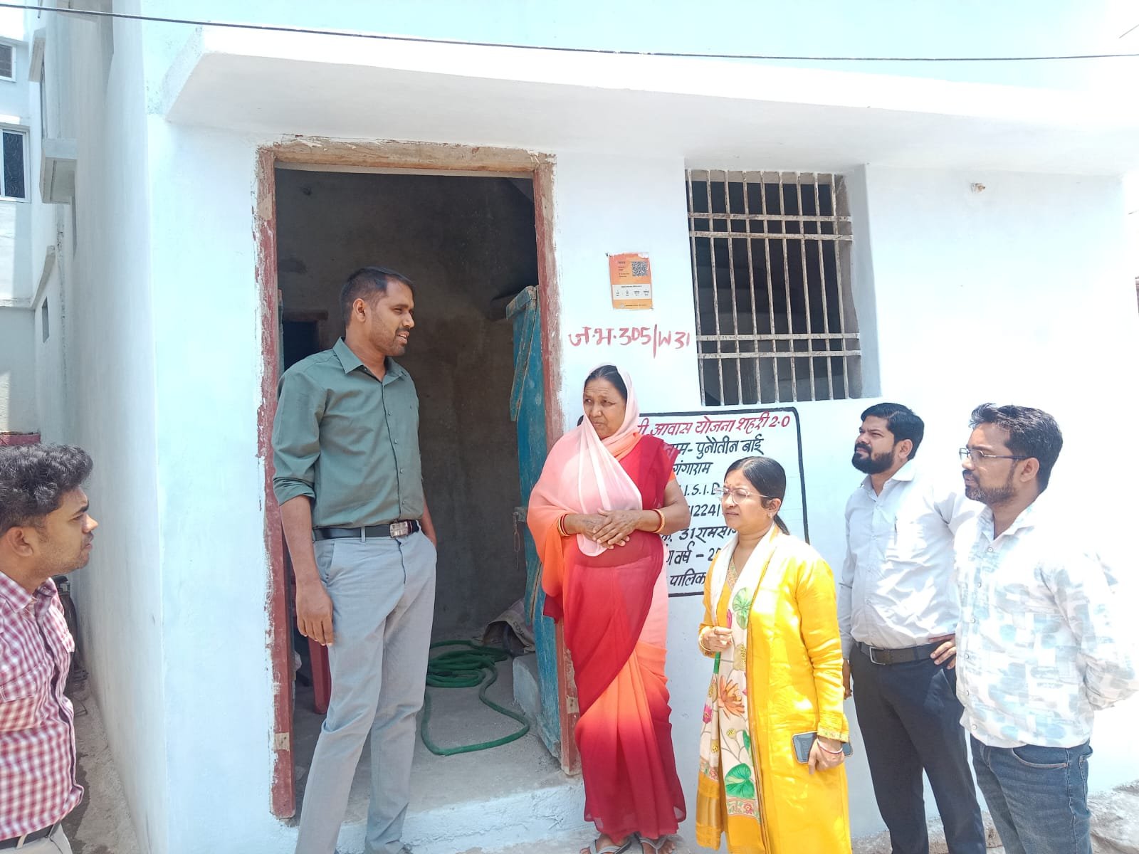 धमतरी में विकास कार्यों को लेकर कलेक्टर का मैदानी निरीक्षण, अधिकारियों को दिए जरूरी निर्दे