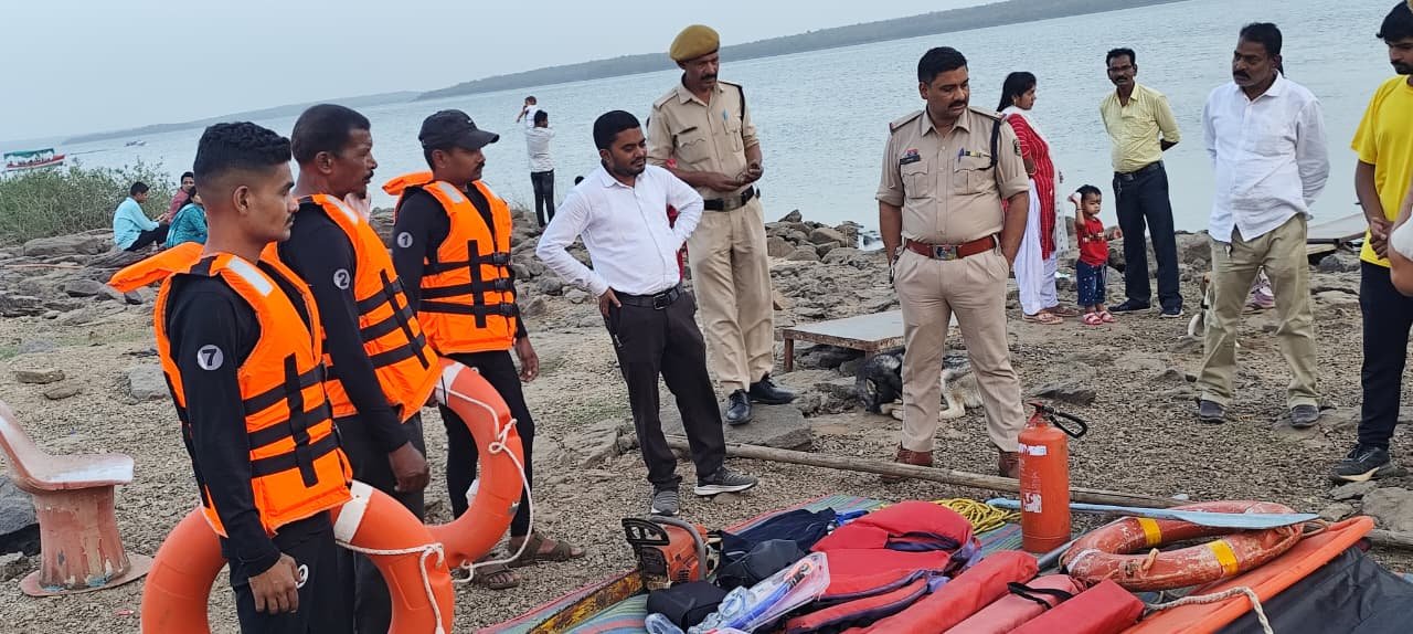 गंगरेल जलाशय में बोटिंग सुरक्षा व्यवस्थाओं का सघन निरीक्षण, प्रशासन अलर्ट