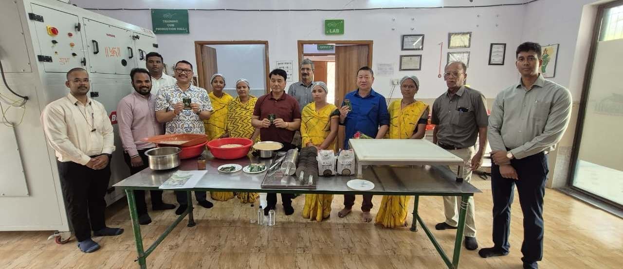 अरूणाचल प्रदेश के उच्चस्तरीय प्रतिनिधिमंडल ने किया राजनांदगांव के कौरिनभाठा महुआ प्रसंस्करण केंद्र का भ्रमण