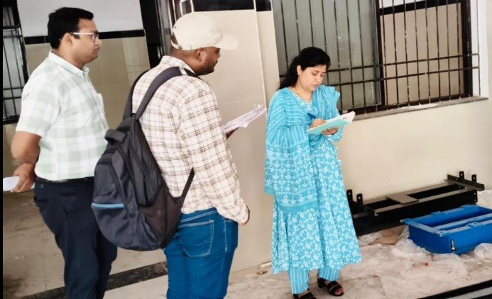 कलेक्टर अबिनाश मिश्रा के निर्देश पर डिप्टी कलेक्टर डॉ ध्रुव ने नवनिर्मित कम्पोजिट ट्रामा सेंटर का किया निरीक्षण
