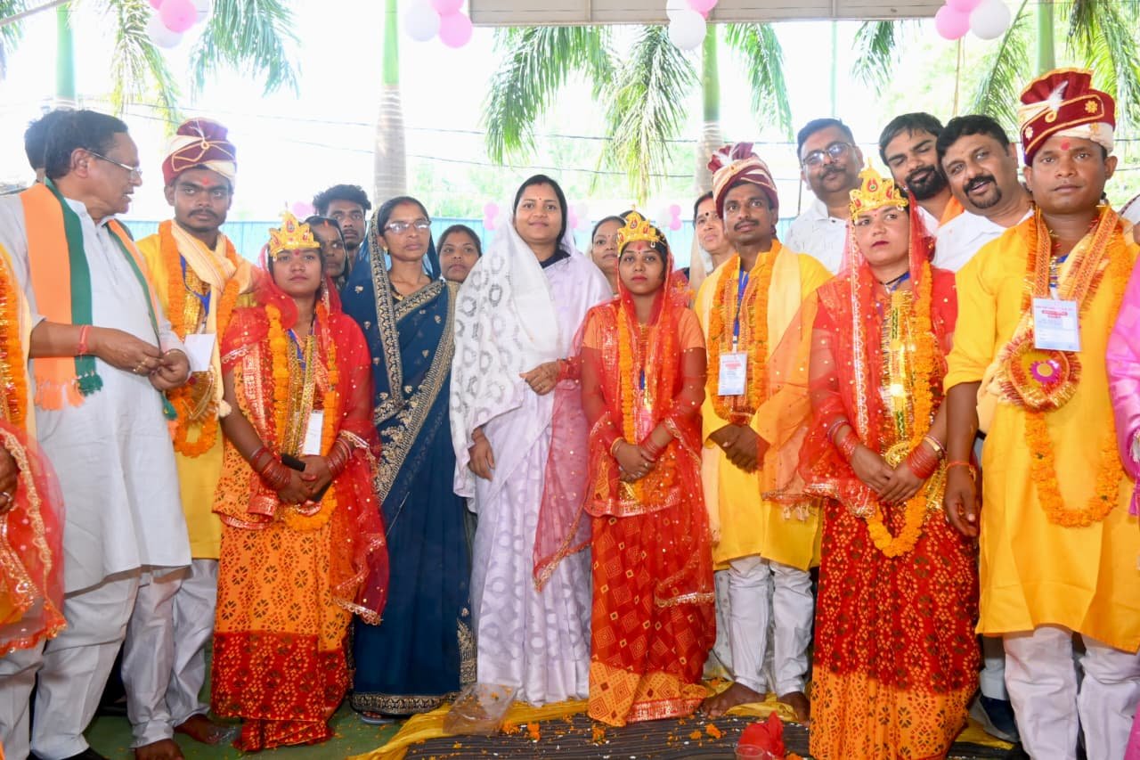 मुख्यमंत्री कन्या विवाह योजना : प्रदेशभर में 1385 से अधिक जोड़े बंधे परिणय सूत्र में
