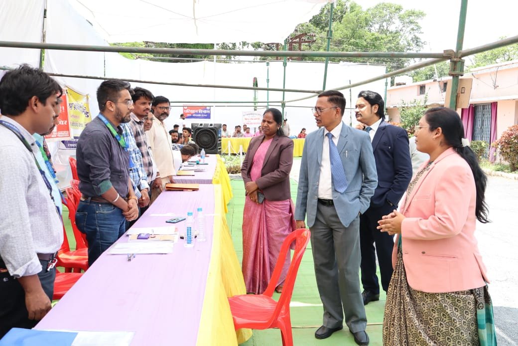 जिला न्यायालय परिसर कोण्डागांव में आयोजित नेशनल लोक अदालत में 43407 प्रकरण में सुलह समाधान से राशि 2,57,23,206 रूपये का अवार्ड पारित