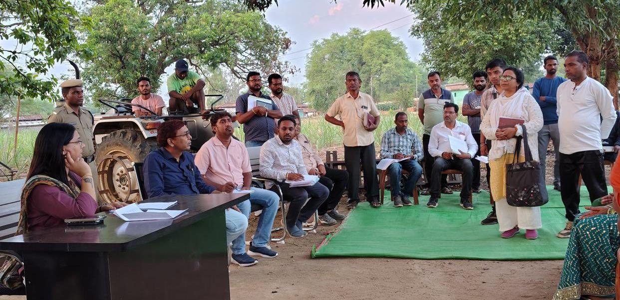 प्रधानमंत्री आवास निर्माण में तेजी लाने जिलों में विशेष अभियान, हितग्राहियों से सीधे संवाद कर दिए गए निर्देश