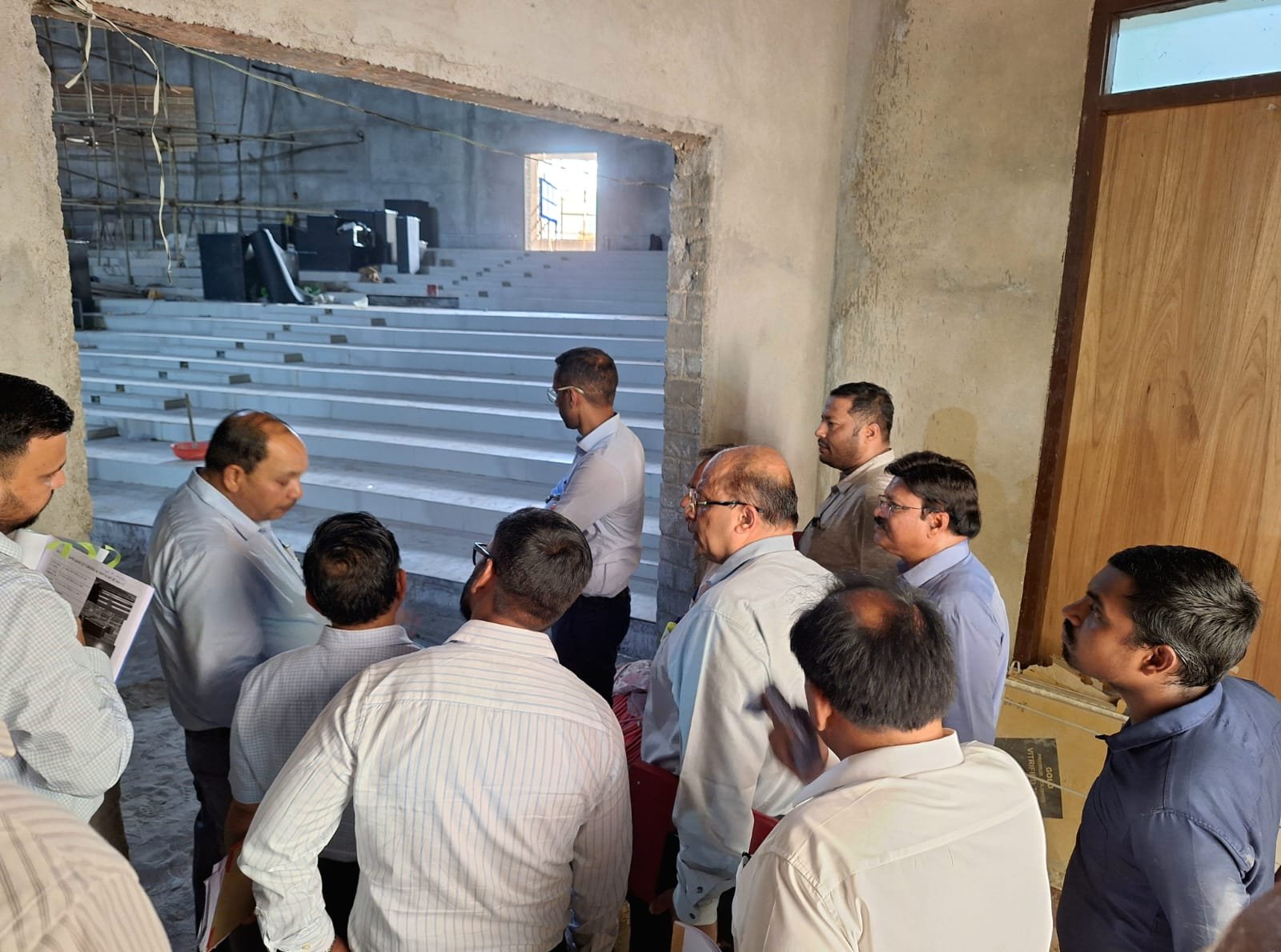 ‘सड़क खंडों के समग्र विकास की कार्ययोजना बनाकर करें काम, भविष्य की जरुरतों के अनुरूप एक साथ स्वीकृत कराएं फ्लाई-ओवर्स’
