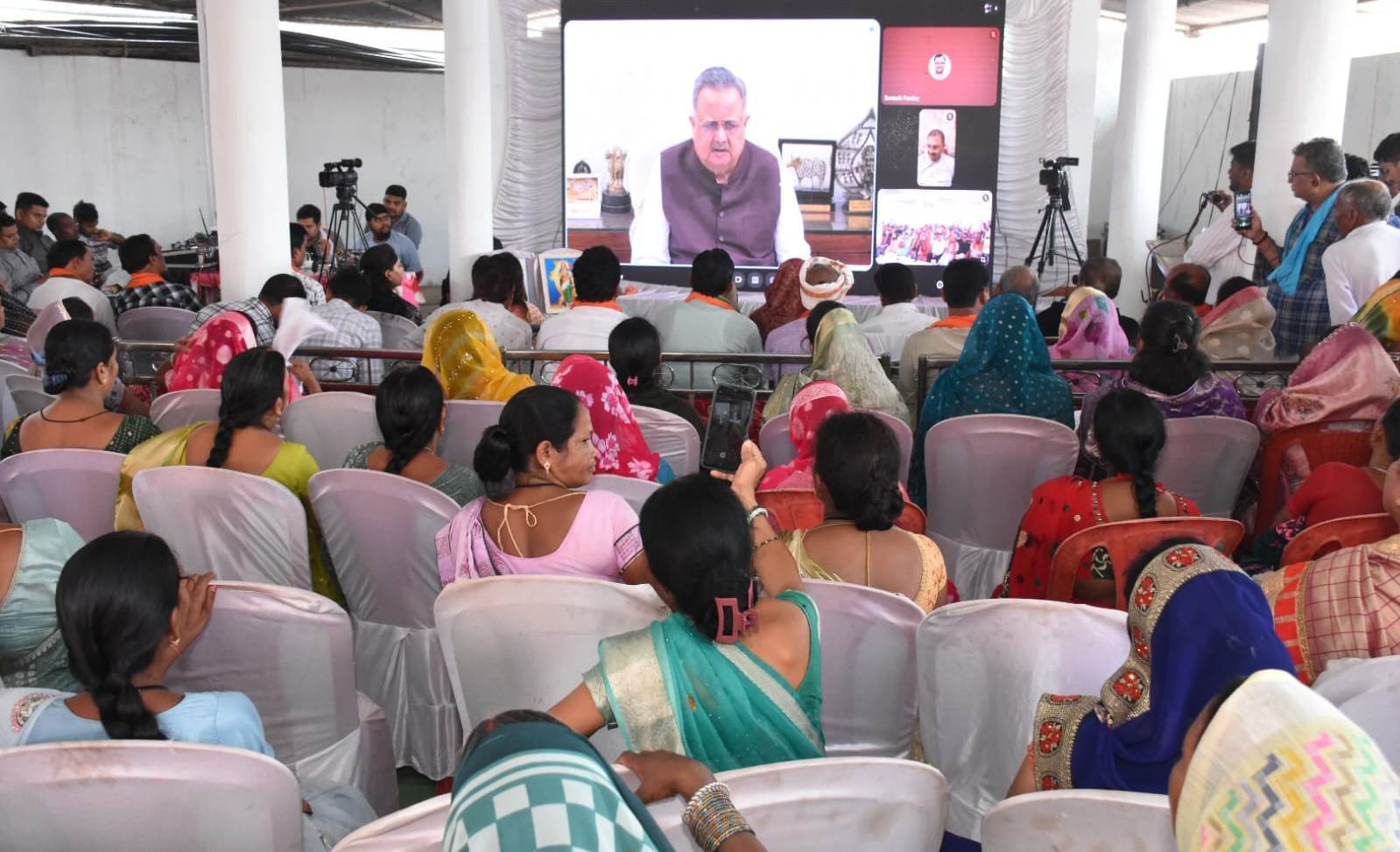सुशासन तिहार के माध्यम से ग्राम स्तर पर समस्याओं का निराकरण करें सुनिश्चित : विधानसभा अध्यक्ष डॉ. रमन सिंह