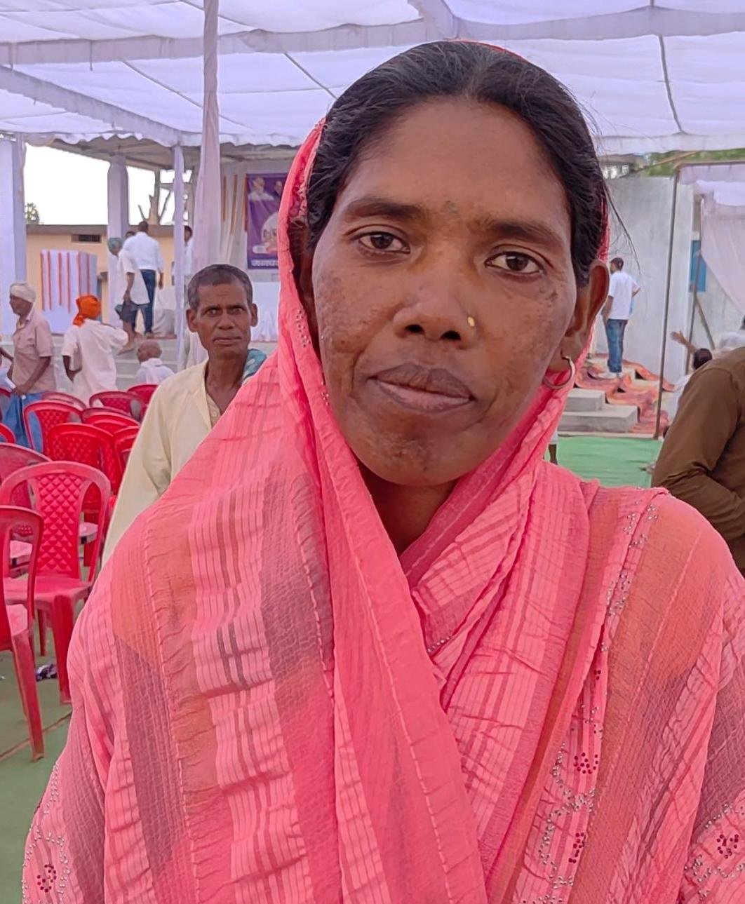 सुशासन तिहार बना ग्रामीणों की उम्मीदों का मंच  महिला किसान की मांग पर त्वरित कार्रवाई, पशुधन विभाग ने स्वीकृत किया उन्नत नस्ल का बकरा