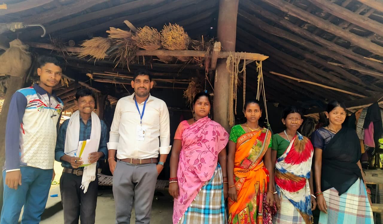 जहां कभी डर था, वहां अब विकास की नई पहचान  पुवर्ती बना सुकमा जिले का पहला पूर्ण जनगणना गांव  प्रगणक  जवाराम पटेल को कलेक्टर ने किया सम्मानित