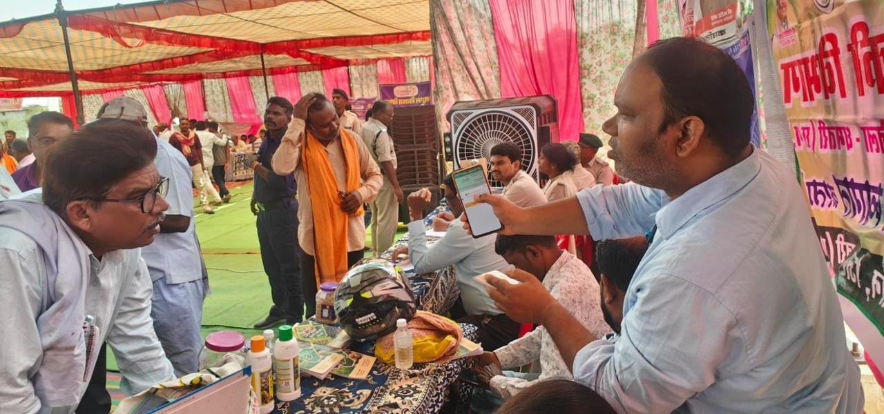 धमतरी जिला प्रशासन की बड़ी उपलब्धि ‘सुशासन तिहार’ में अब तक 8,500 से अधिक जनसमस्याओं का ऑन-स्पॉट निपटारा  धमतरी ने पेश की मिसाल- 11,621 आवेदनों में से 85% से अधिक का हुआ त्वरित निराकरण