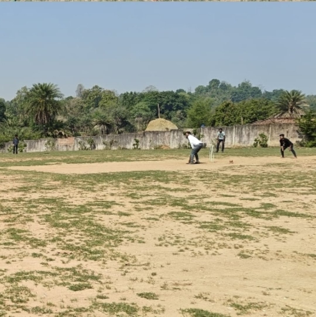 सुशासन तिहार 2026ः ग्राम पंचायत सिमड़ा में सद्भावना क्रिकेट मैच का हुआ आयोजन रोमांचक मुकाबले में सरपंच एकादश ने सचिव एकादश को अंतिम ओवर में हराकर दर्ज की शानदार जीत