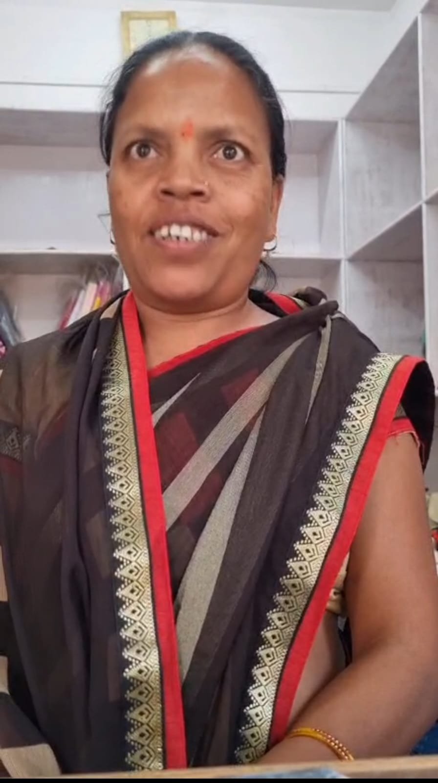 सरचार्ज माफी और आसान किस्तों की सुविधा ने सरिता बाई को बिजली बिल भुगतान में दी राहत मुख्यमंत्री बिजली बिल भुगतान समाधान योजना-2026 से उपभोक्ताओं को मिल रहा है लाभ