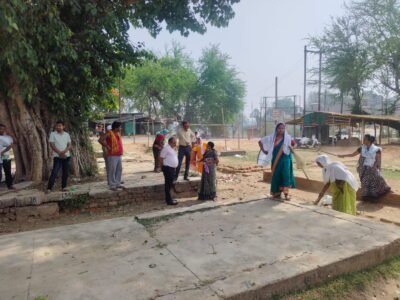 स्वच्छता की ओर एक कदम और बढ़ा लुडेगः घर-घर होगा कचरा संग्रहण बाजार, बस स्टैंड और सड़कों की हुई सफाई यूजर चार्ज के लिए दुकानदारों ने दी सहमति
