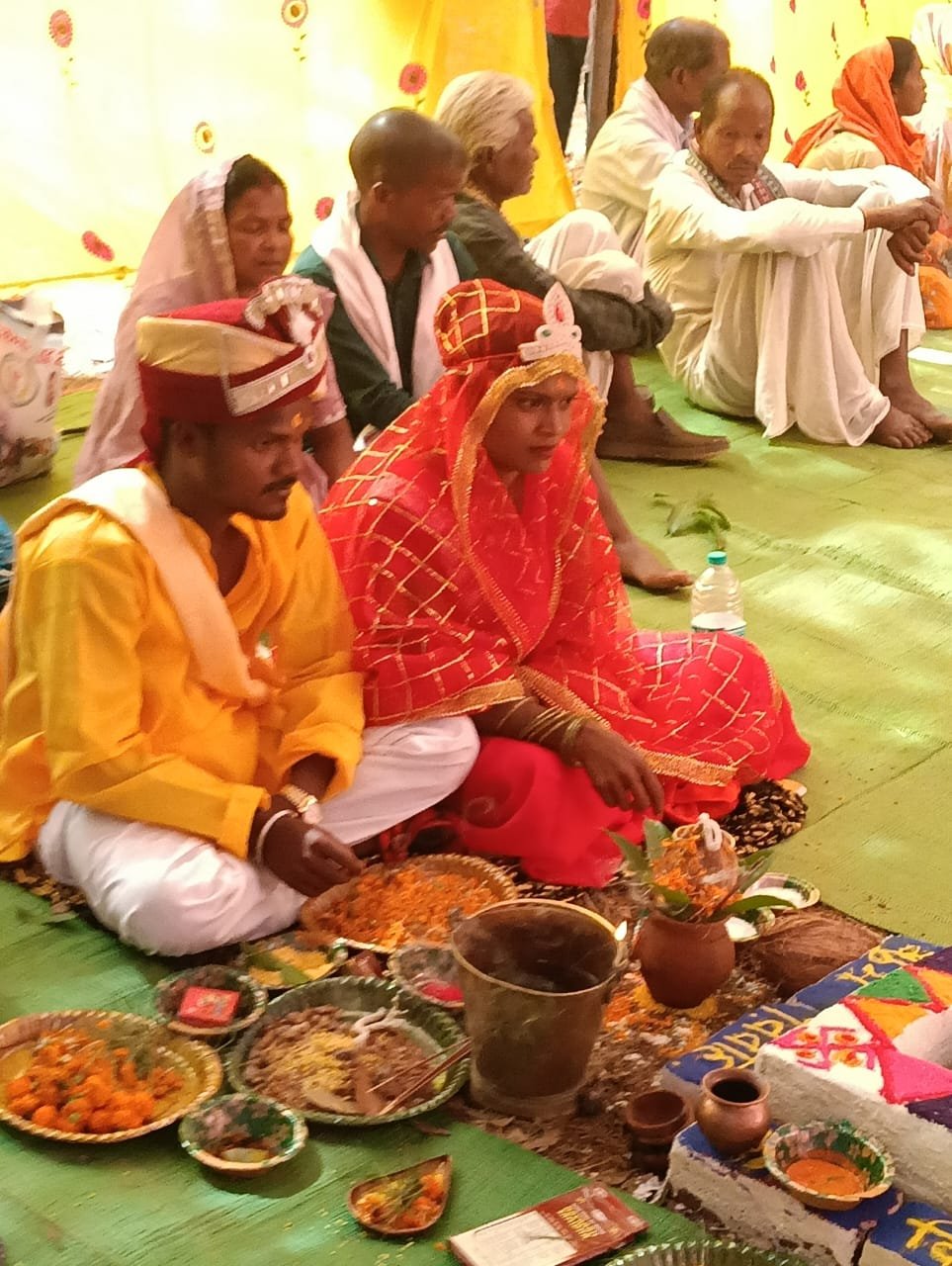 मुख्यमंत्री कन्या विवाह योजना कांसाबेल विकास खंड के 12 जोड़े विवाह बंधन में बंधे