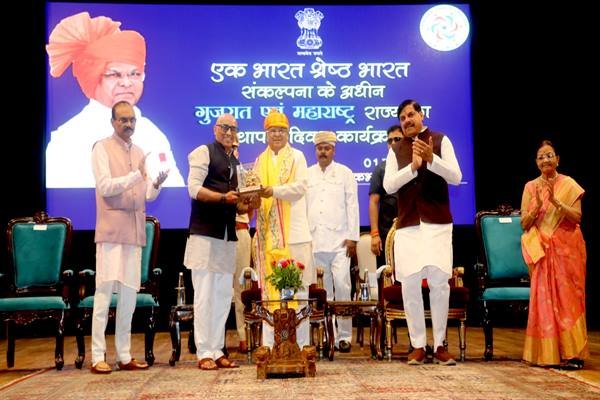 विकास की अद्भुत यात्राओं का अभिनंदन पर्व है, राज्य स्थापना दिवस : राज्यपाल पटेल