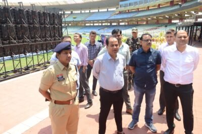 कलेक्टर ने शहीद वीर नारायण सिंह अंतरराष्ट्रीय स्टेडियम में आईपीएल मैच की तैयारियों का लिया जायजा  