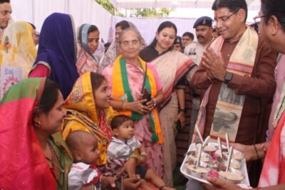 सरकार की योजनाओं का लाभ प्रत्येक पात्र हितग्राही को मिलें – मंत्री श्री टंक राम वर्मा  ​सुशासन तिहार: मंत्री टंकराम वर्मा ने झुमका में ग्रामीणों को बांटी खुशियां  ट्रैक्टर की चाबी और चेक पाकर खिले हितग्राहियों के चेहरे