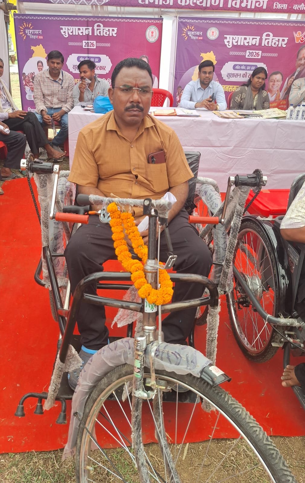 हादसे की हार, हौसले की जीत: नर्मदा प्रसाद को मिला शासन की योजनाओं का संबल  आत्मनिर्भरता की ओर बढ़े कदम