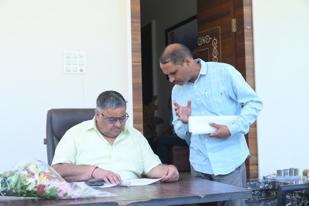 जनसेवा और सुशासन ही सरकार की प्राथमिकता- कैबिनेट मंत्री  राजेश अग्रवाल लखनपुर निज निवास पर मंत्री ने सुनीं क्षेत्रवासियों की समस्याएं अधिकारियों को त्वरित समाधान के दिए कड़े निर्देश