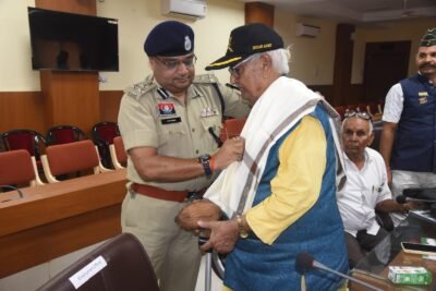 जिला सैनिक बोर्ड की बैठक सम्पन्न,पूर्व सैनिकों का किया गया सम्मान पूर्व सैनिकों एवं सैनिक परिवारों के कल्याण संबंधी विषयों पर हुई चर्चा