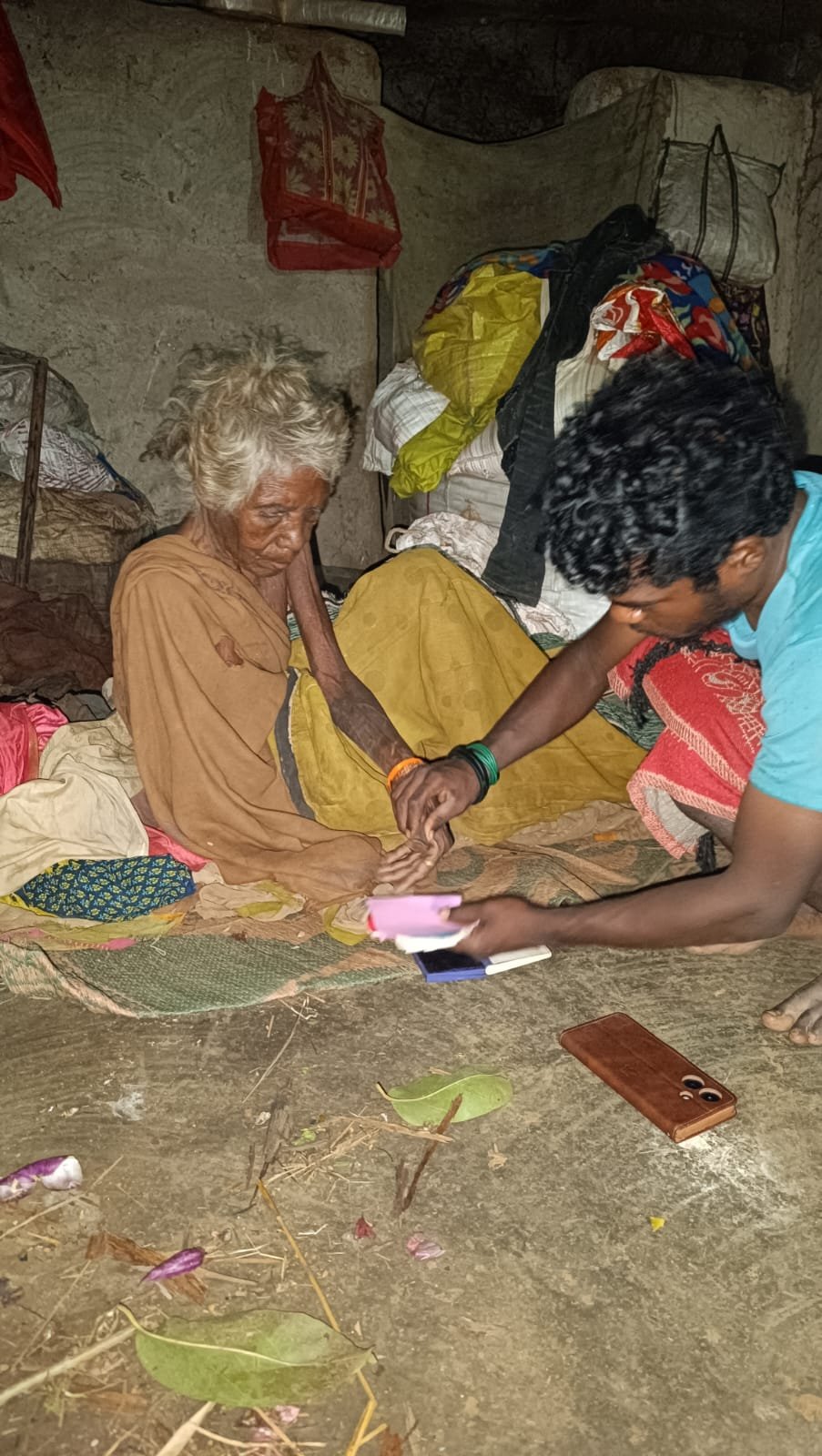 ’’9 किमी पीठ पर लादकर सास को पेंशन दिलाने ले जाने” संबंधी समाचार भ्रामक, जांच में तथ्य गलत पाए गए