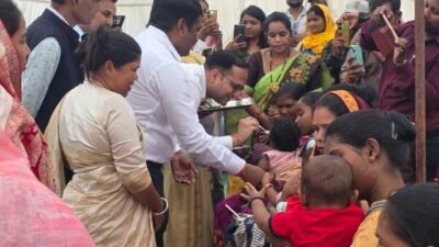 मुख्यमंत्री कन्या विवाह योजना से सजे 43 नए घर-आंगन राजमोहनी भवन में सामूहिक विवाह समारोह में शामिल हुए मंत्री श्री राजेश अग्रवाल, नवदम्पत्तियों को दिया सुखद जीवन का आशीर्वाद बेटियों के सम्मान और सामाजिक सुरक्षा के प्रति संवेदनशील है साय सरकार –  राजेश अग्रवाल