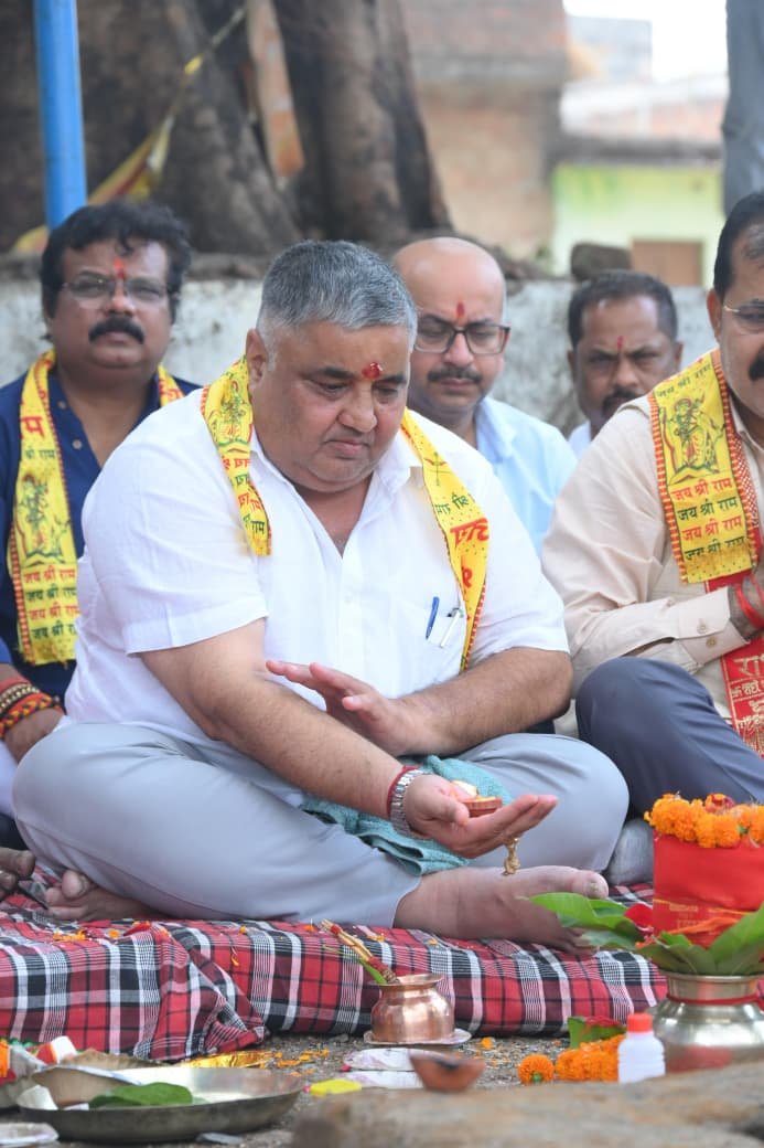 पर्यटन, संस्कृति एवं धर्मस्व मंत्री राजेश अग्रवाल ने किया शिव मंदिर निर्माण कार्य का भूमिपूजन राज्य सरकार धार्मिक एवं सांस्कृतिक धरोहरों के संरक्षण और विकास के लिए निरंतर कार्य कर रही है- राजेश अग्रवाल