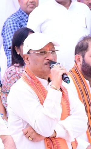 सुशासन तिहार 2026ः मुख्यमंत्री श्री विष्णु देव साय ने सिलमा के जन चैपाल में सुनी ग्रामीणों की समस्याएं ग्राम सुआरपारा के राजेश शुक्ला को मिला बिजली बिल माफी और आर्थिक सहायता