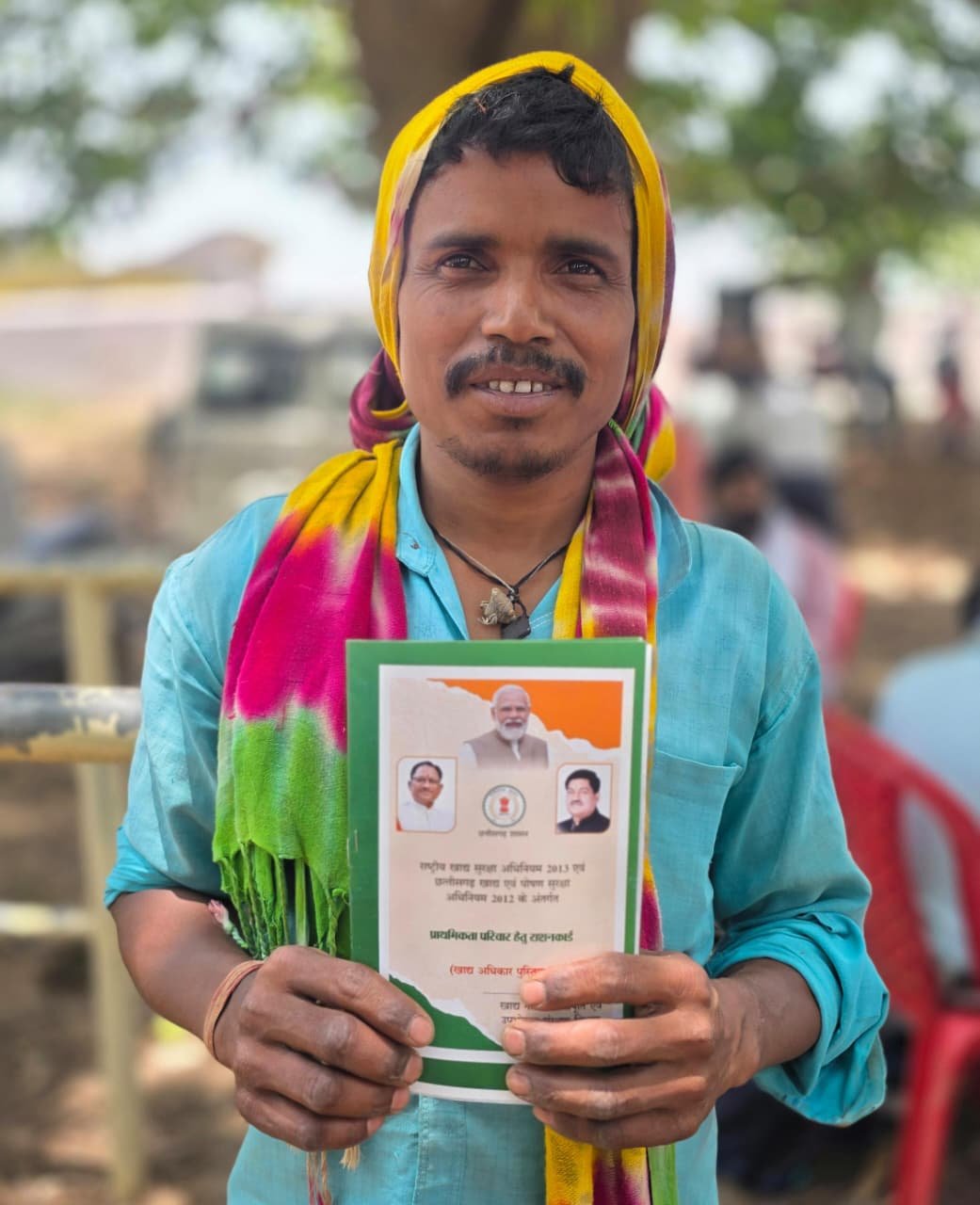शिविर में समाधान लाया चेहरे पर मुस्कानः सुशासन तिहार में वंदना घुटरापारा के सुखराम को मिला 1 रुपये किलो वाला राशन कार्ड