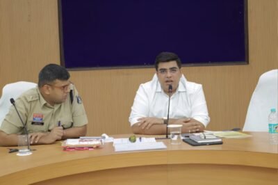 कलेक्टर व एसपी की अध्यक्षता में नीट (यूजी) 2026 पुनर्परीक्षा के सफल आयोजन हेतु केंद्राध्यक्षों की बैठक संपन्न कुशलतापूर्वक परीक्षा संपन्न कराने हेतु केंद्रों में आवश्यक व्यवस्थाएं सुनिश्चित करने के दिए निर्देश राष्ट्रीय परीक्षा एजेंसी  द्वारा जारी दिशा-निर्देशों का कड़ाई से पालन करें सुनिश्चित- कलेक्टर