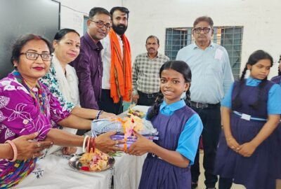 बस्तर के स्कूलों में गूंजा ’स्कूल चलें हम’   प्रवेश उत्सव के साथ नए शैक्षणिक सत्र का हुआ शंखनाद