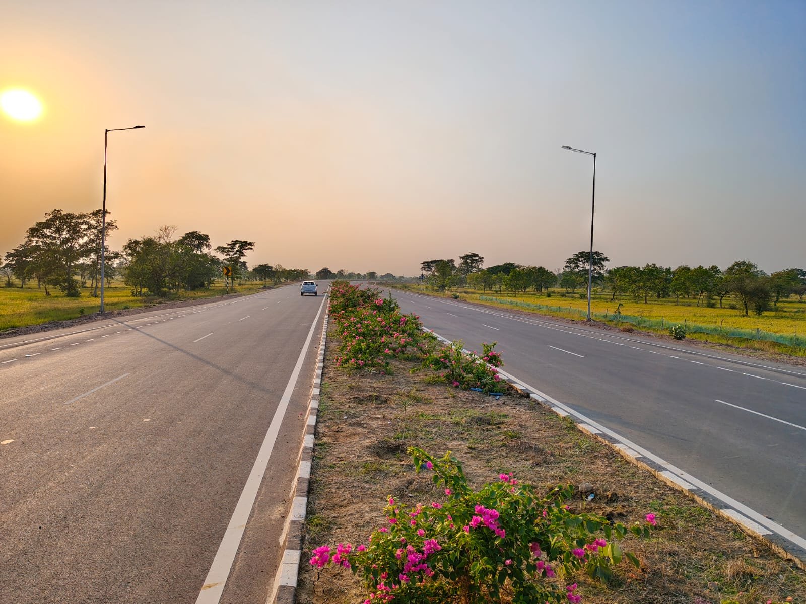 फ्लाई-ऐश और औद्योगिक कचरे की रिसाइक्लिंग से बन रहीं पर्यावरण-अनुकूल सड़कें