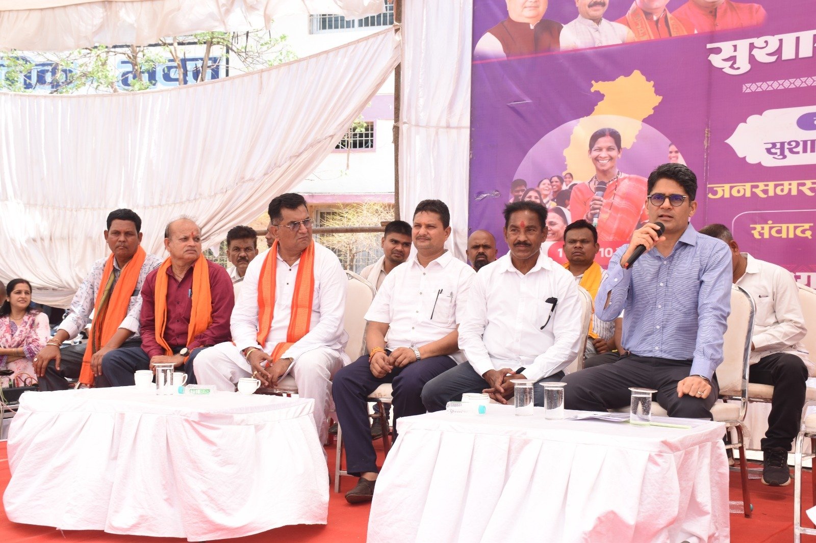 जिले के प्रभारी सचिव अविनाश चम्पावत जनसमस्या निवारण शिविर में हुए शामिल