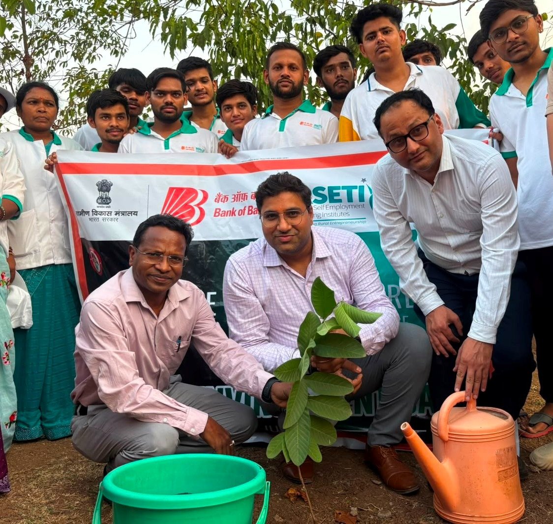 विश्व पर्यावरण दिवस पर आरसेटी में किया गया पौधरोपण  – पर्यावरण एवं जल संरक्षण का दिया गया संदेश