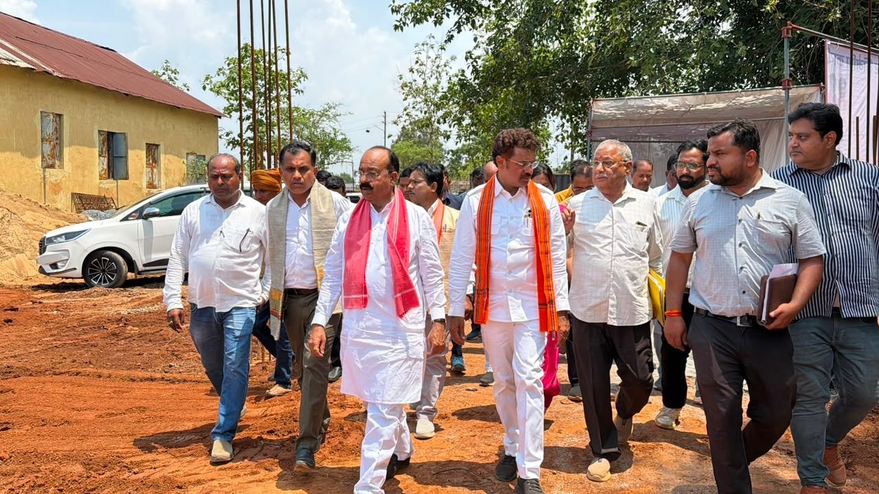 उप मुख्यमंत्री  अरुण साव ने शहरी विकास योजनाओं का किया सघन निरीक्षण