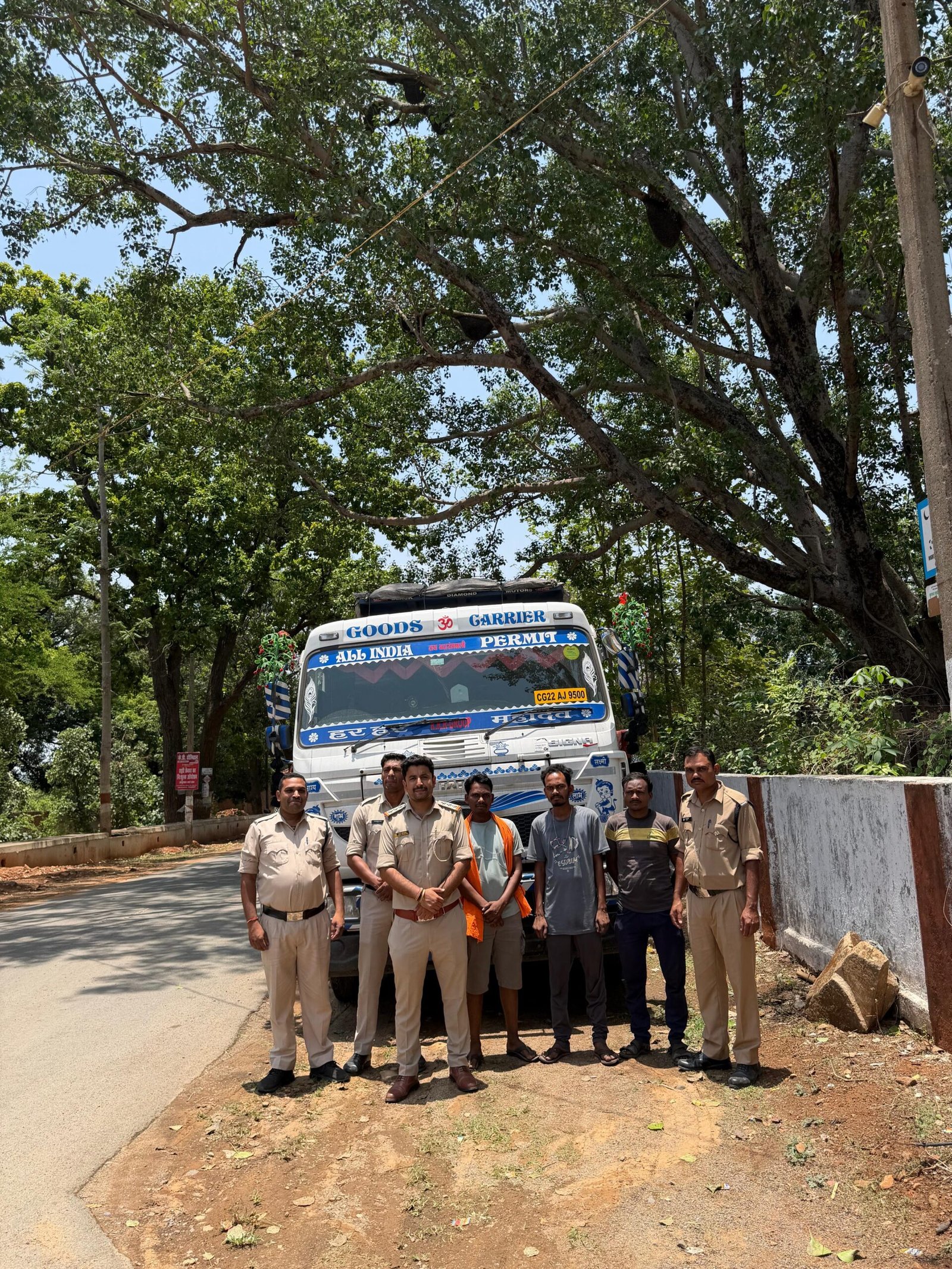 अवैध खनिज परिवहन पर बड़ी कार्रवाई: बिना अभिवहन पास चूना पत्थर गिट्टी से भरे 3 ट्रेलर जब्त