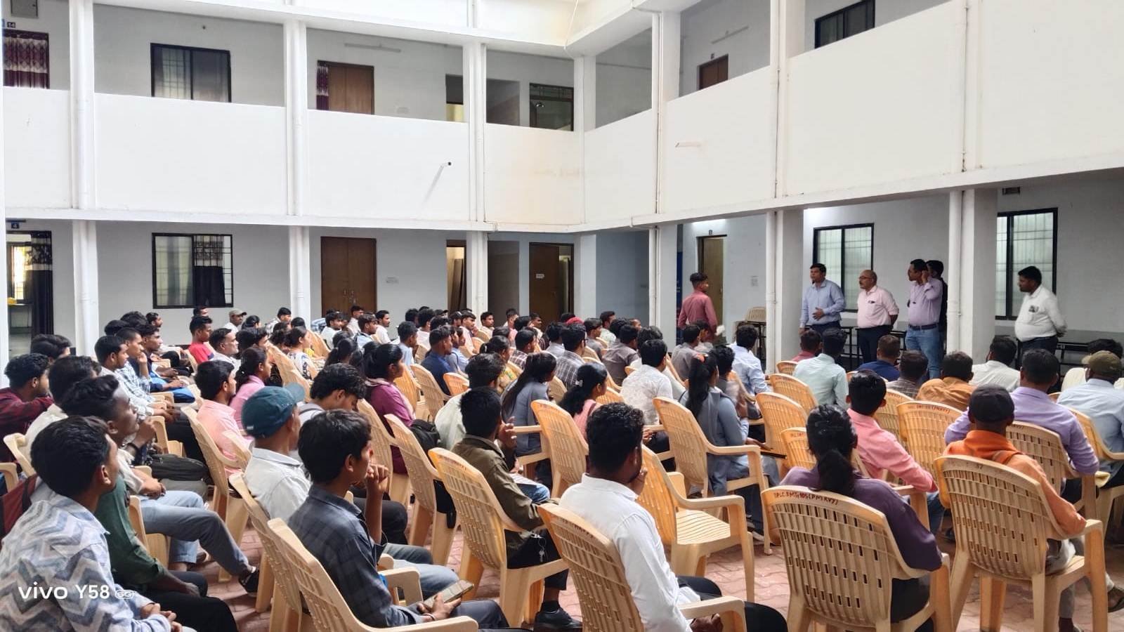 जिला स्तरीय रोजगार मेला में 90 युवाओं को मिली विभिन्न कंपनियों में नौकरी