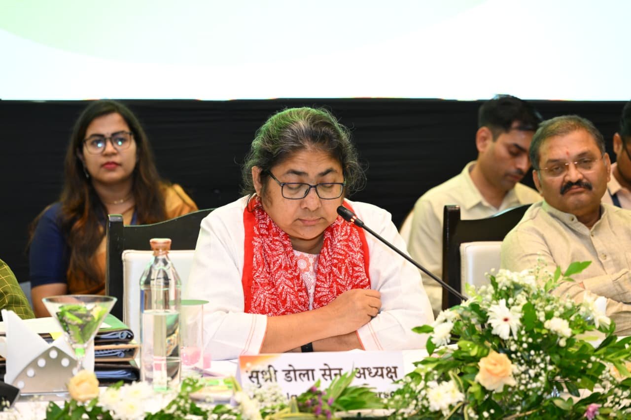 भारत-अमेरिका व्यापार संबंधों के मूल्यांकन पर राज्य शासन के वरिष्ठ अधिकारियों से संसदीय समिति की चर्चा