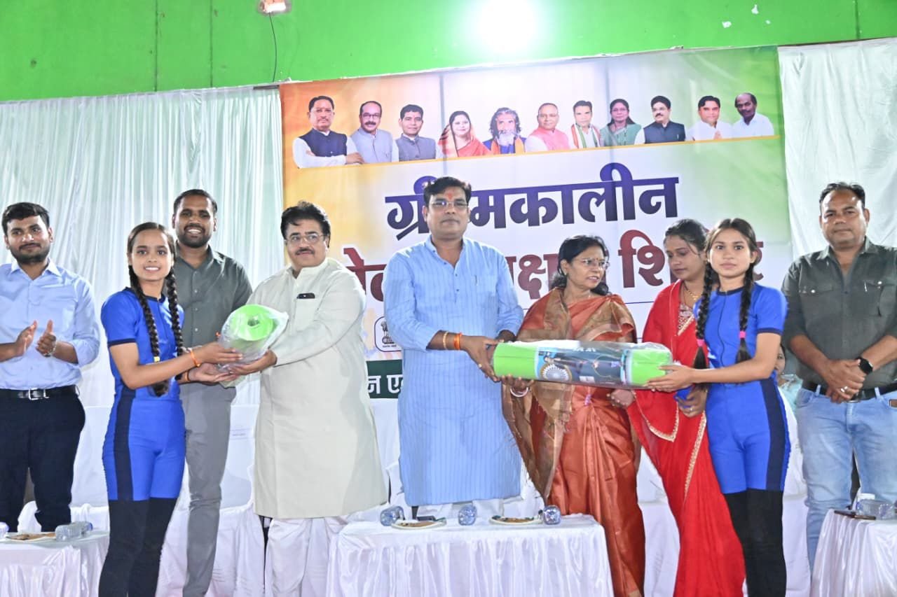 ग्रीष्मकालीन खेल प्रशिक्षण शिविर का भव्य समापन 30 दिनों में 1160 खिलाड़ियों को मिला विशेषज्ञ प्रशिक्षण, 63 अग्निवीर जवानों का हुआ सम्मान