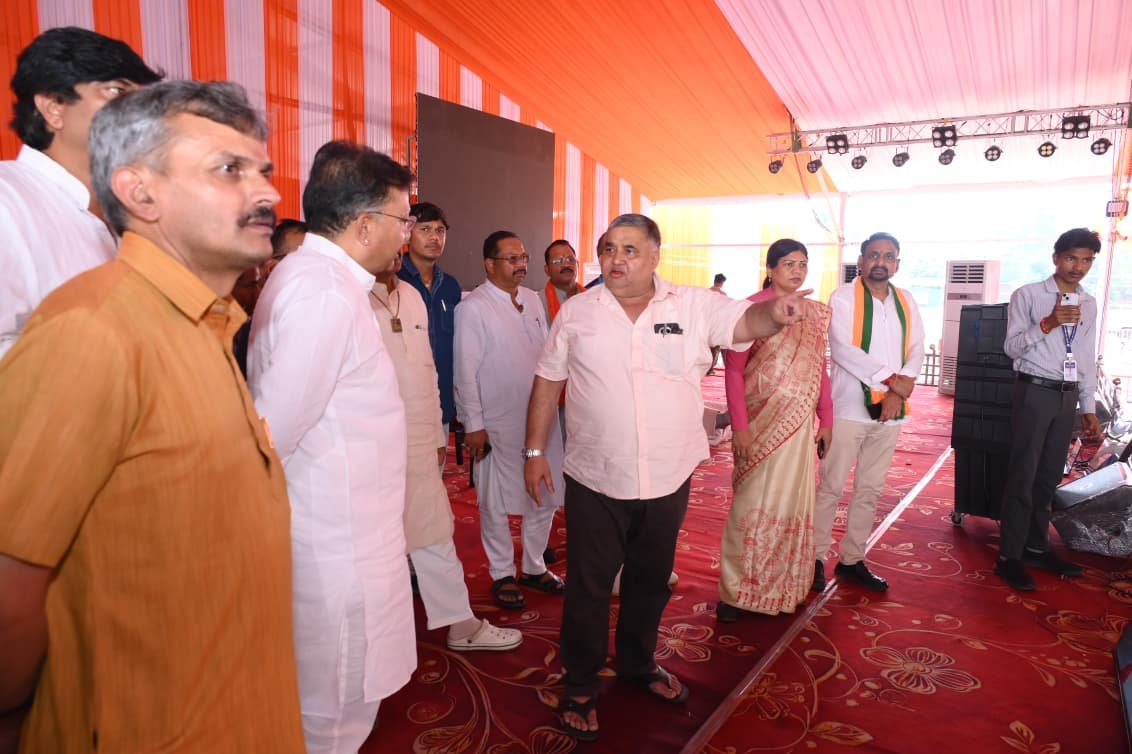 अंतरराष्ट्रीय योग दिवस को लेकर तैयारियां तेज : अंबिकापुर में पर्यटन एवं संस्कृति मंत्री राजेश अग्रवाल ने किया व्यवस्थाओं का निरीक्षण