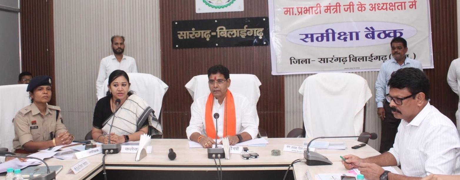 ‘अधिकारी-कर्मचारी जिम्मेदारी से काम करें, हर जरूरतमंद तक पहुँचे सरकारी योजनाएँ’ – मंत्री टंक राम वर्मा