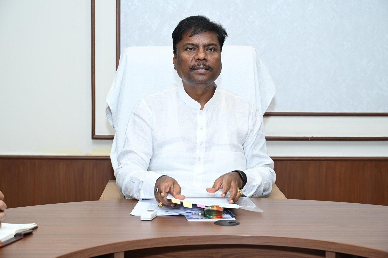 सहकारिता सप्ताह को जनआंदोलन बनाने की तैयारी राज्य स्तरीय आयोजन को लेकर मंत्री केदार कश्यप ने ली समीक्षा बैठक