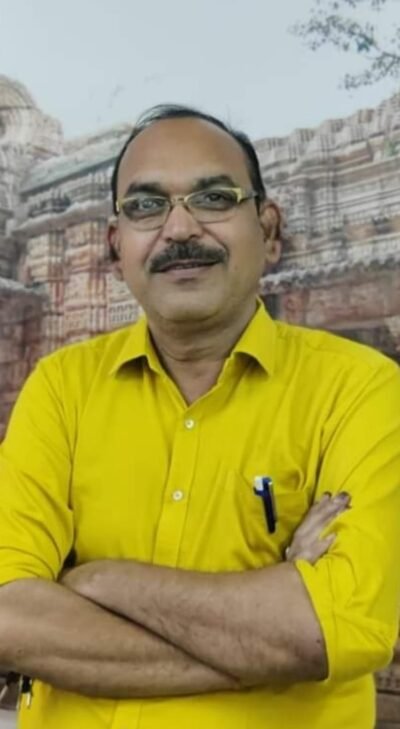 वरिष्ठ पत्रकार चंद्रशेखर शर्मा की बात बेबाक … ऑपरेशन दिल्ली दरबार : कुर्सी बचाओ, कद बढ़ाओ