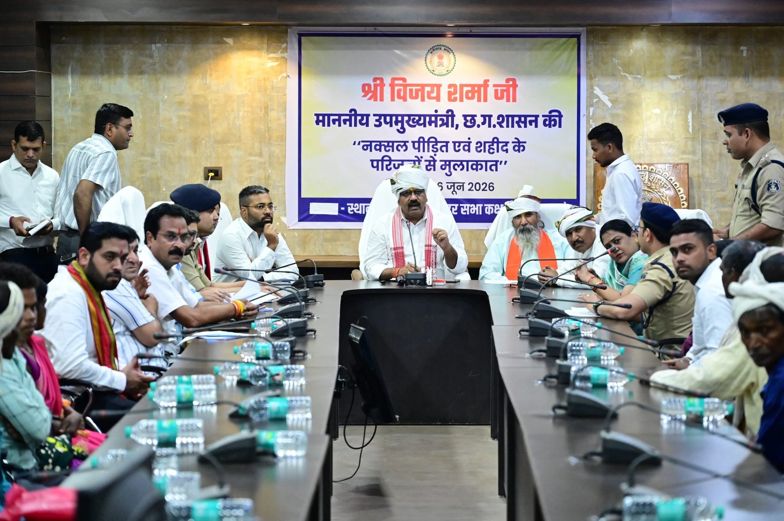 नक्सली पीड़ित परिवारों और शहीदों के परिजनों से मिले उप मुख्यमंत्री विजय शर्मा