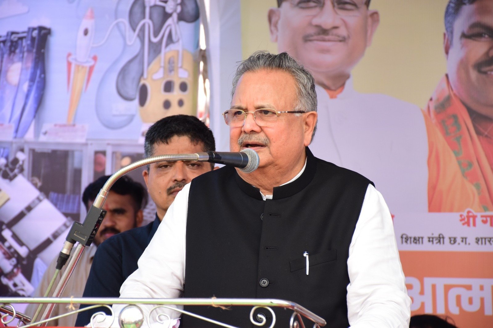 बेटियां हर क्षेत्र में बढ़ रही आगे : विधानसभा अध्यक्ष डॉ. रमन सिंह
