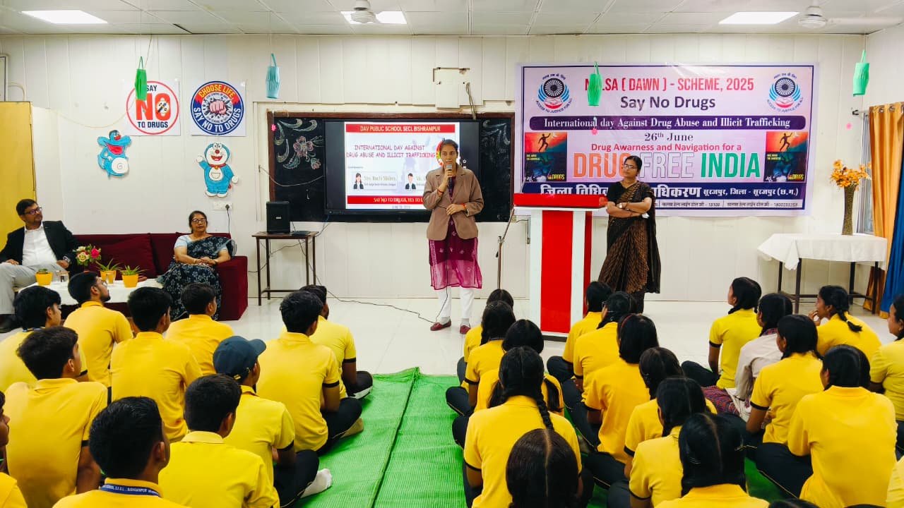 नशा मुक्त भारत की दिशा में कानूनी जागरूकता का सशक्त अभियान : सूरजपुर में तीन दिवसीय नशा निषेध कार्यक्रम संपन्न