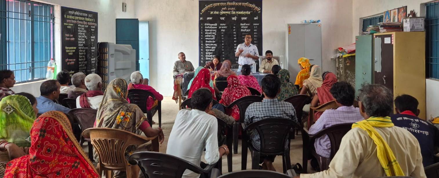 ग्राम सभाओं एवं कृषक चौपाल के माध्यम से किसानों को दी जा रही योजनाओं की जानकारी
