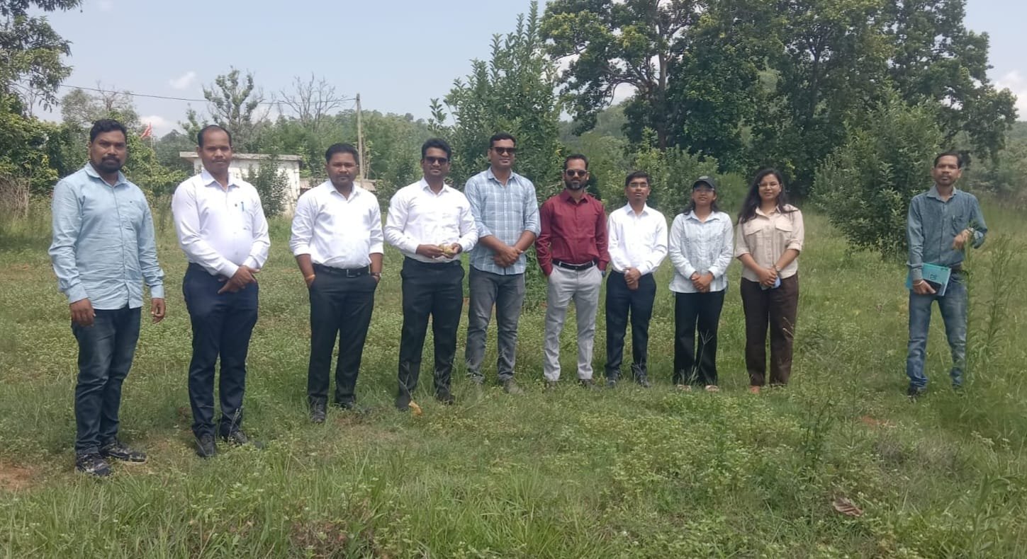 जशपुर पहुंचे 7 ट्रेनी डिप्टी कलेक्टर सेव और नाशपाती की बागवानी देख हुए अभिभूत