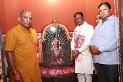 मुख्यमंत्री विष्णुदेव साय ने ग्राम रनपुर के श्री गणेश भगवान मंदिर में की पूजा-अर्चना प्रदेश की सुख-समृद्धि, शांति और खुशहाली की कामना की
